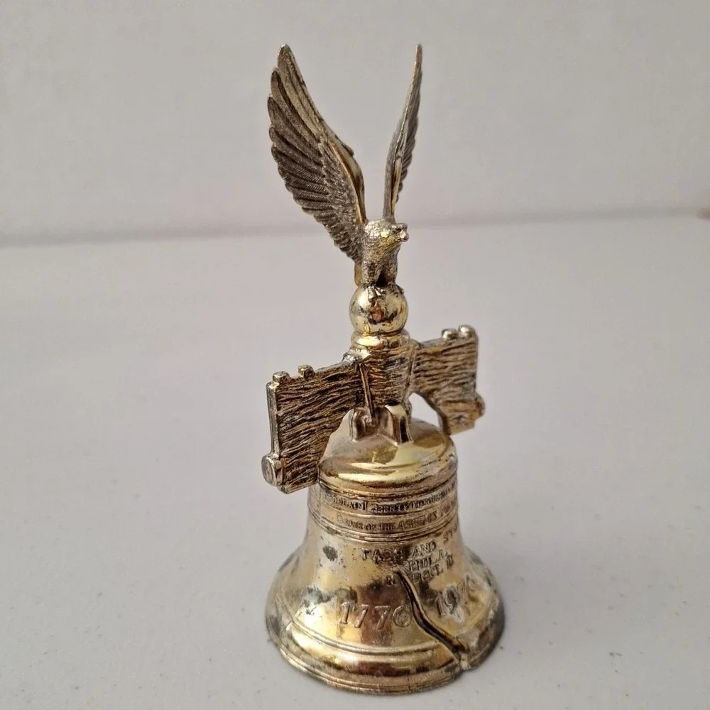 VTG 1776-1976 Liberty Bell Bicentennial Metal Eagle Topper Collectible Souvenir